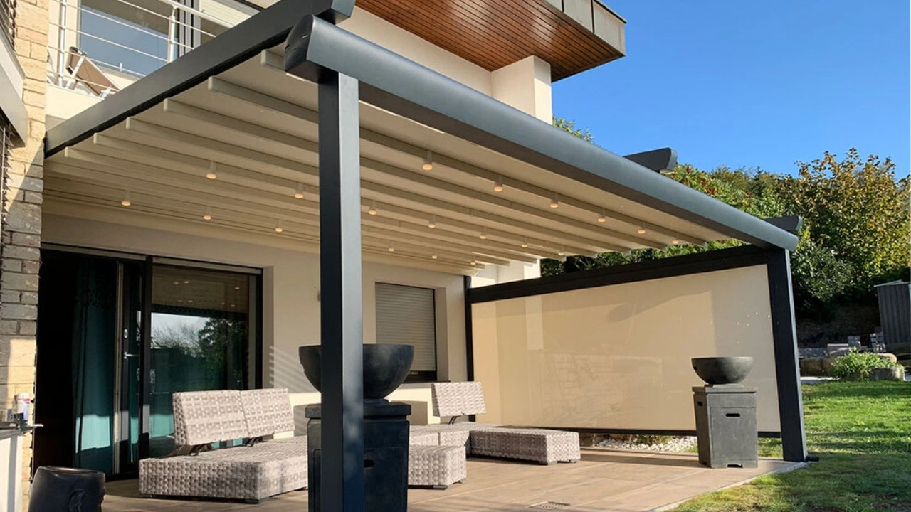 6 accessoires et options pour personnaliser votre pergola