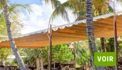 La pergola Azur du restaurant le Tikus Garden