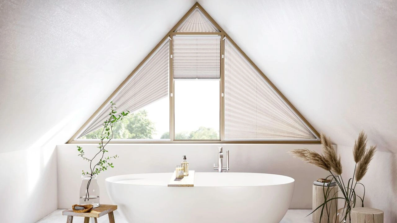 Store plissé intérieur : 5 conseils pour l’adapter à vos fenêtres créoles