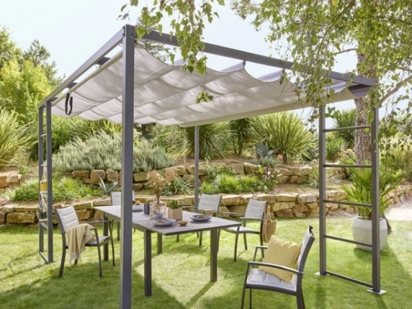 une pergola à toile rétractable
