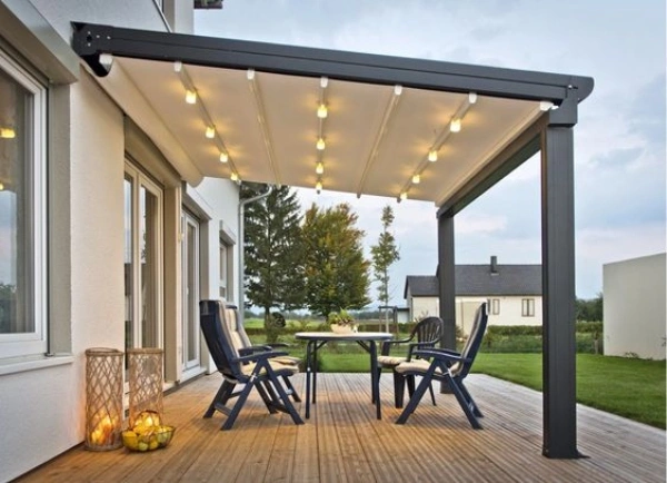 une pergola en aluminium avec led intégrés