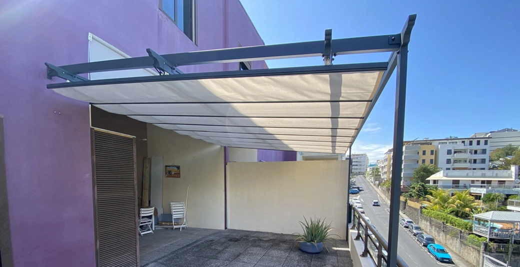 Pose de Pergola Azur à Saint-Denis