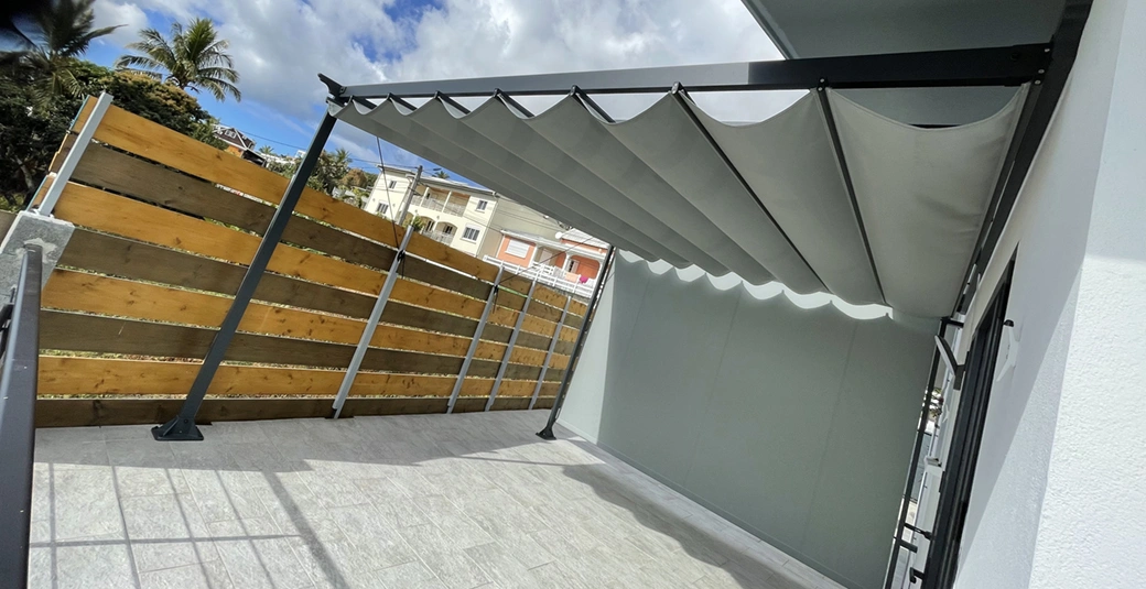 Pergola Azur & Store Vertical à La Possession