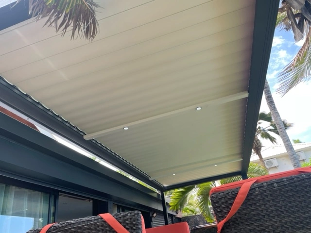 18 PERGOLA BIOCLIMATIQUE SAINT-LEU RÉUNON