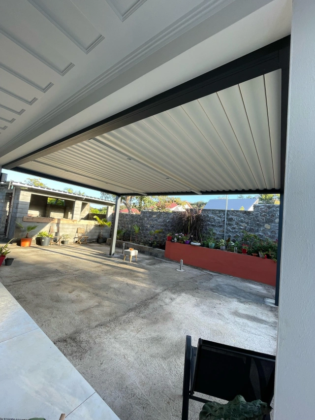 2 PERGOLA BIOCLIMATIQUE ÉPERON