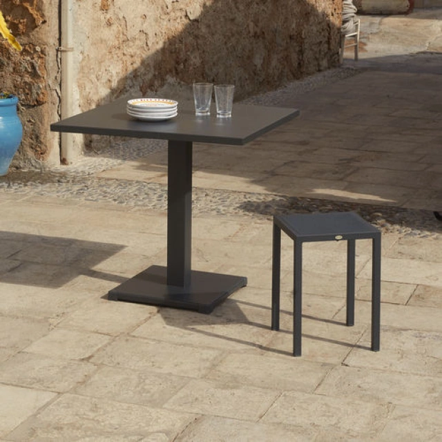 2 TABLE CARRÉE CONRAD