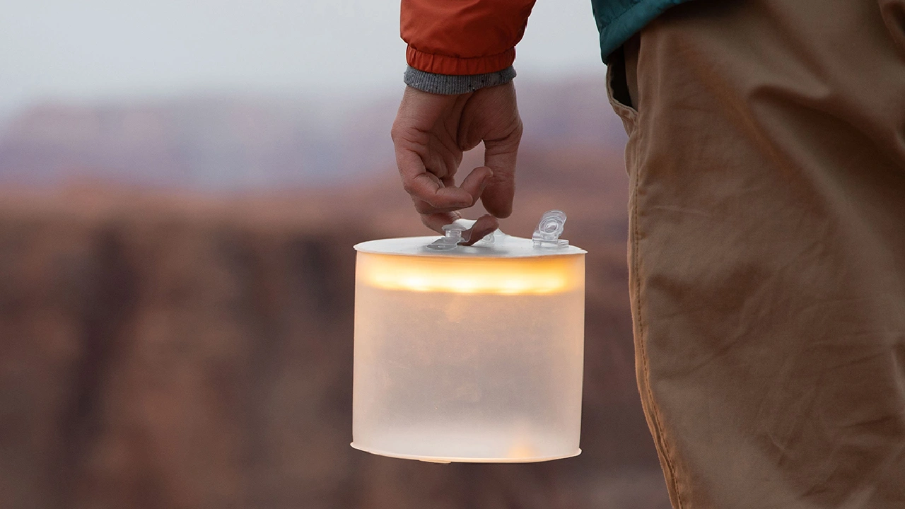 Rechargez votre téléphone et illuminez vos soirées grâce à l’énergie solaire !