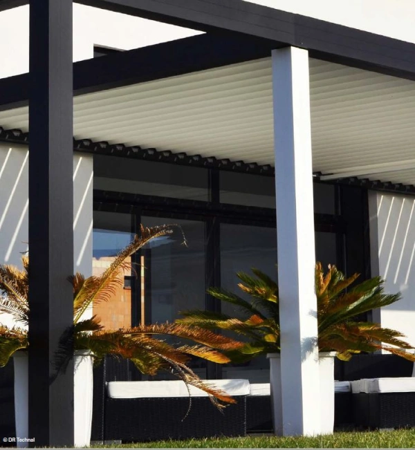 Pergola Suneal résistance aux vents et intempéries