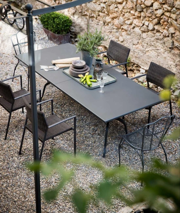 proteger-table-jardin-reunion-acier-galvanisé