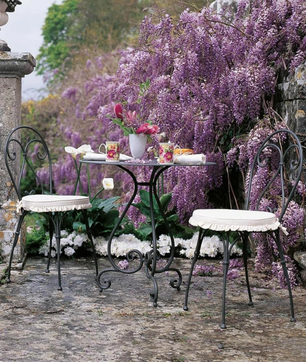 mobilier de jardin table exterieure usage