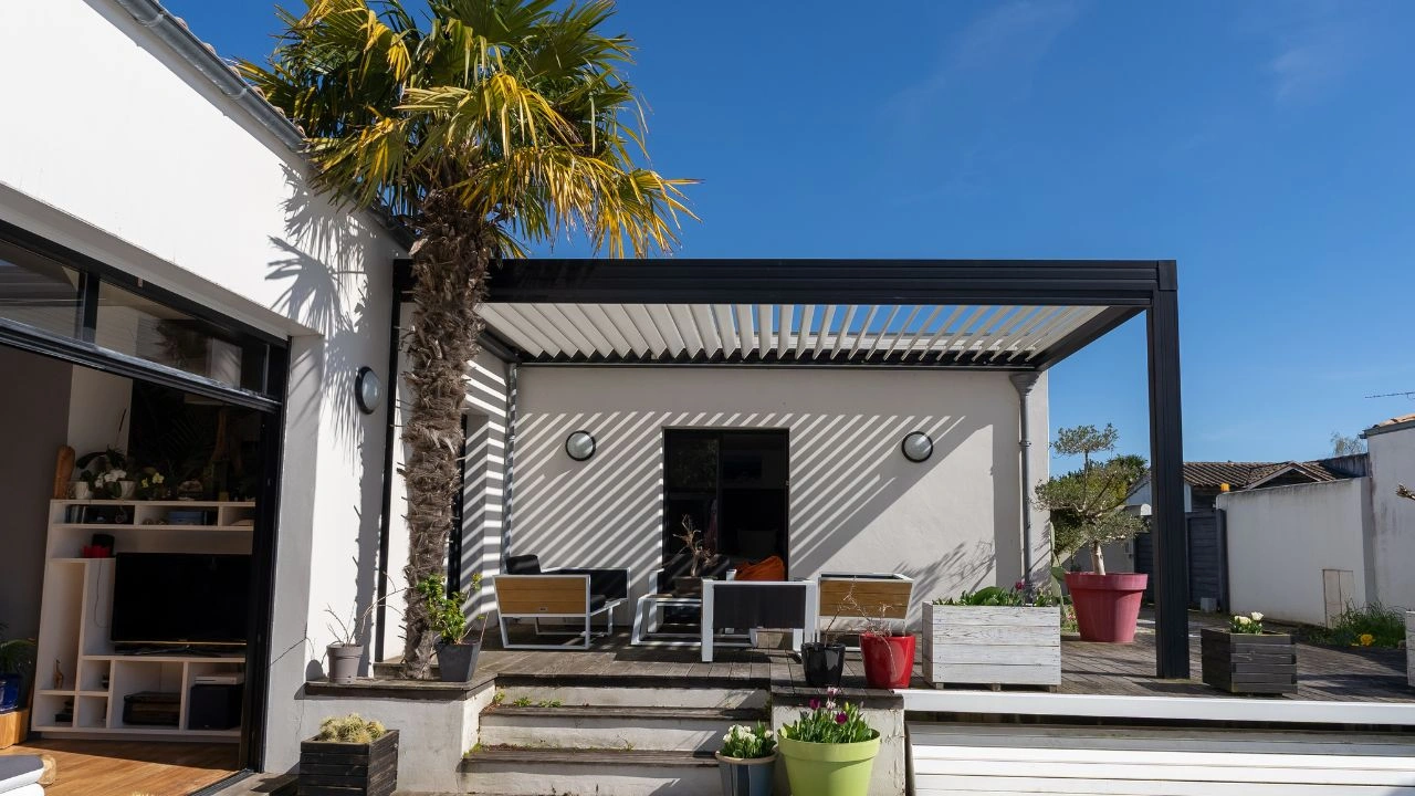 5 choses à savoir sur une pergola bioclimatique
