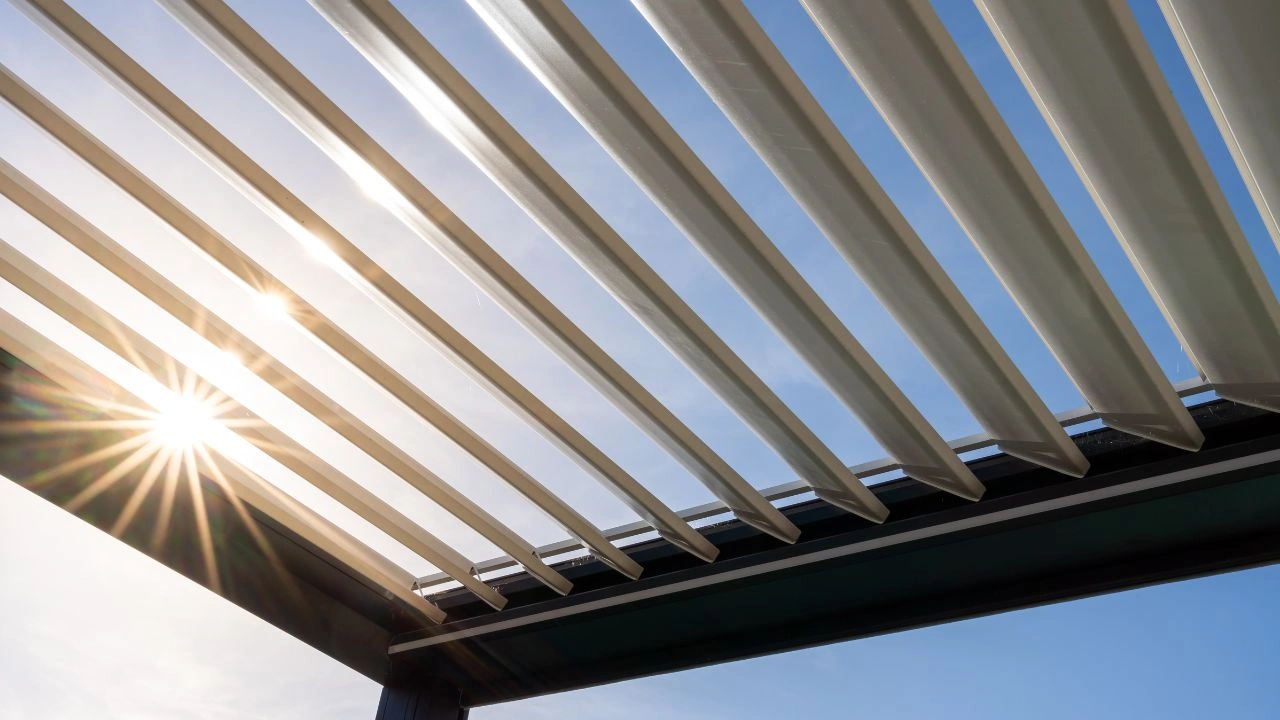 Comment orienter votre pergola ?