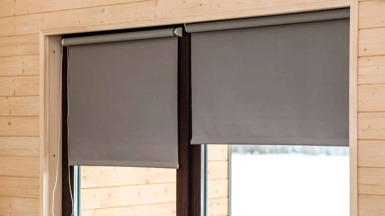 Quels stores intérieurs choisir pour une porte-fenêtre ?