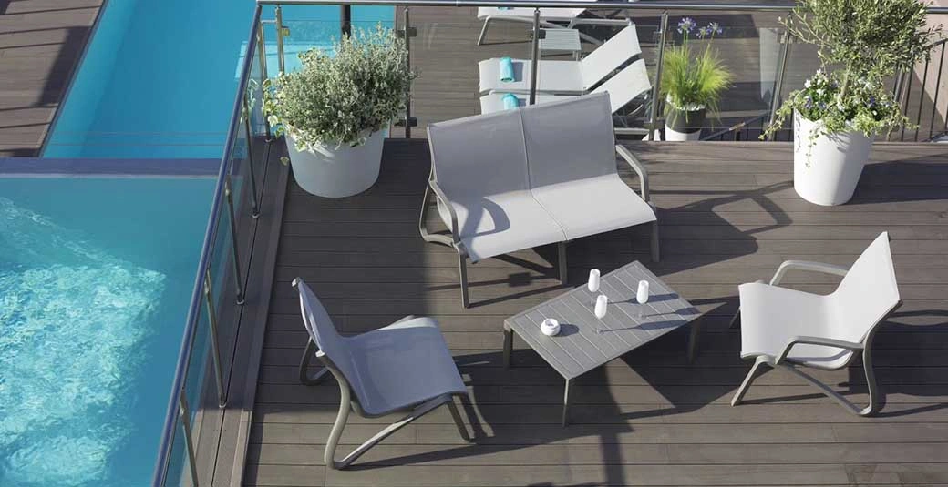 Mobilier Bord de Piscine Zéro Tracas !