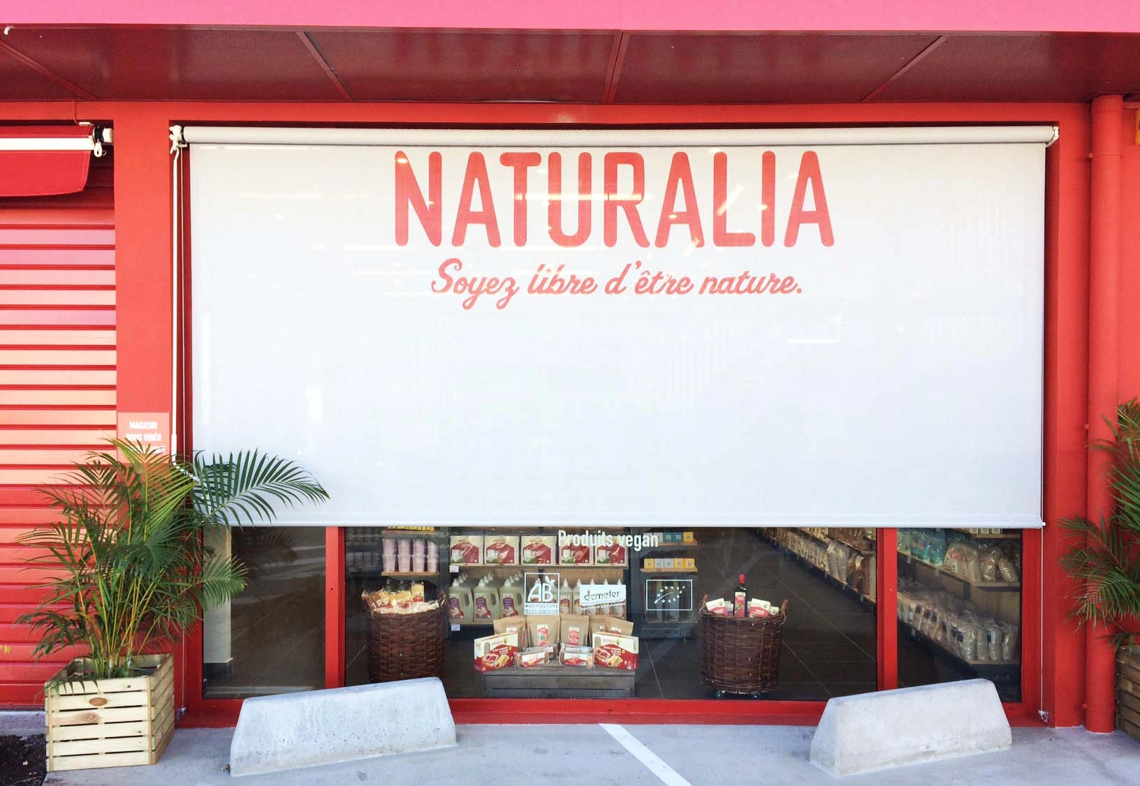 Réalisation store vertical guidé | Naturalia, Saint Denis