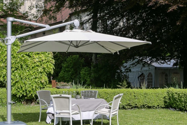 parasol dans un jardin