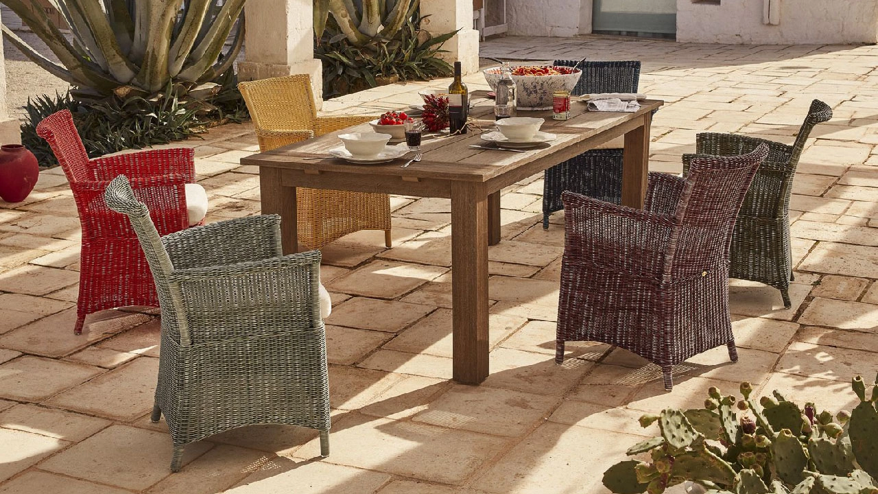 De la couleur et du confort pour votre table de jardin !
