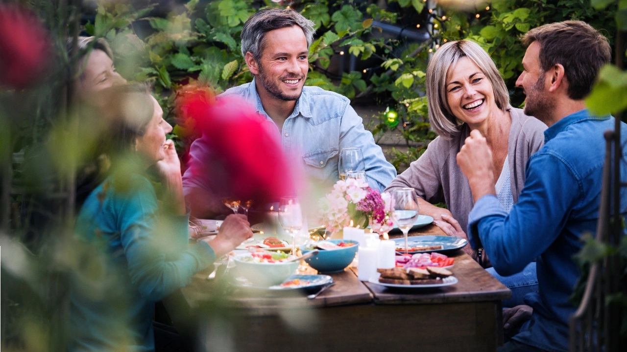 Les 4 idées de tables à manger pour accompagner son mobilier de jardin